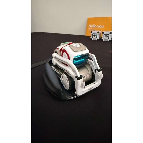 Anki Cozmo Robot Educational Toy 3 Cubes 1 Charger w/ Face Recognition Charger - Picture 3 of 15